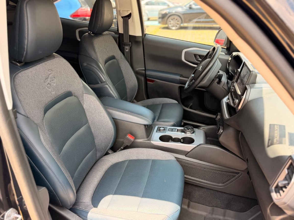 2022 Ford Bronco Sport 5p Outer Banks L3/1.5/T Aut