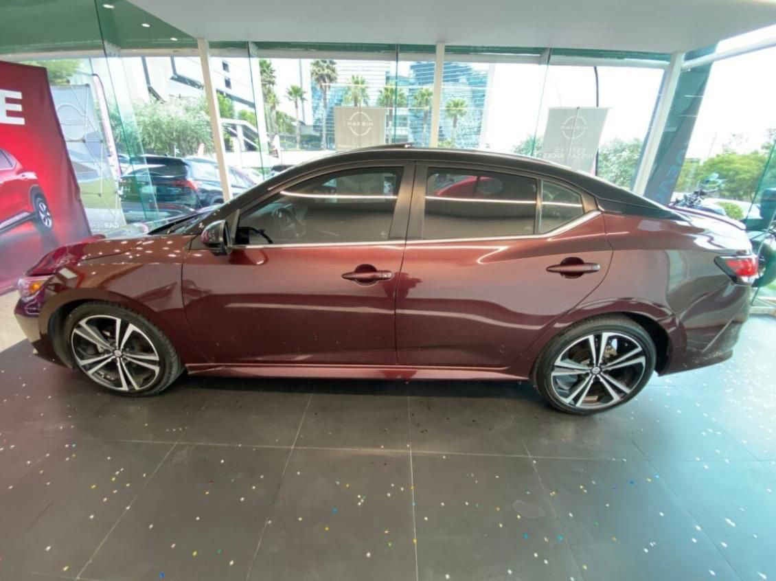 2023 Nissan Sentra 4p SR Platinum Bi-tono L4/2.0 Aut