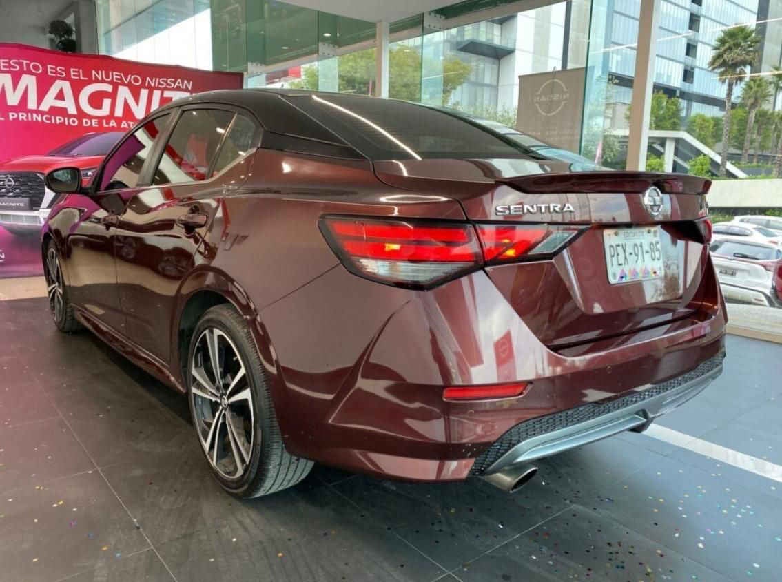 2023 Nissan Sentra 4p SR Platinum Bi-tono L4/2.0 Aut