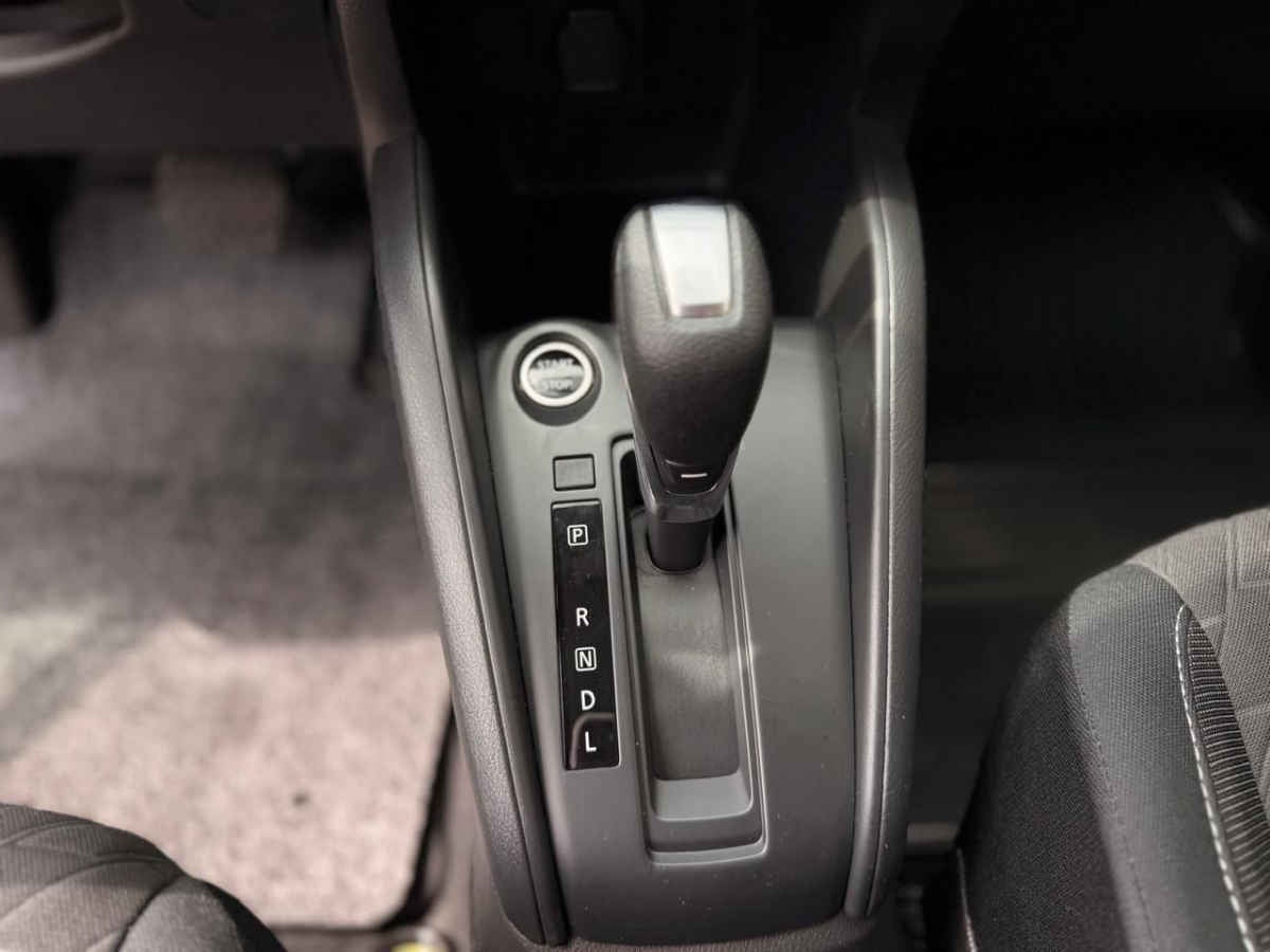 2025 Nissan Kicks 5p Play Advance L4/1.6 Aut