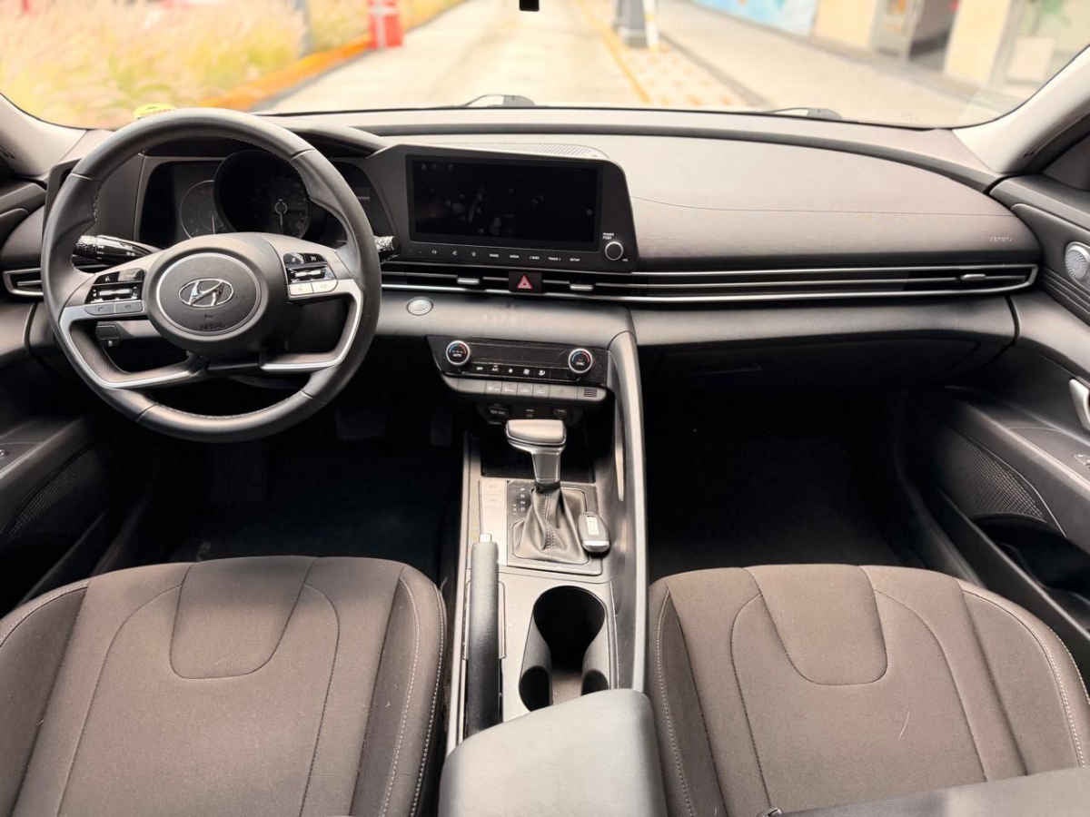 2023 Hyundai Elantra 4p GLS Premium L4/2.0 Aut