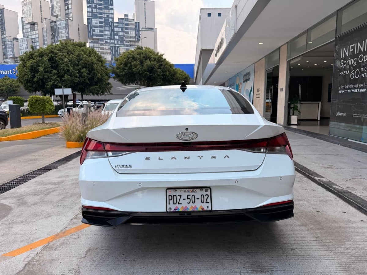 2023 Hyundai Elantra 4p GLS Premium L4/2.0 Aut