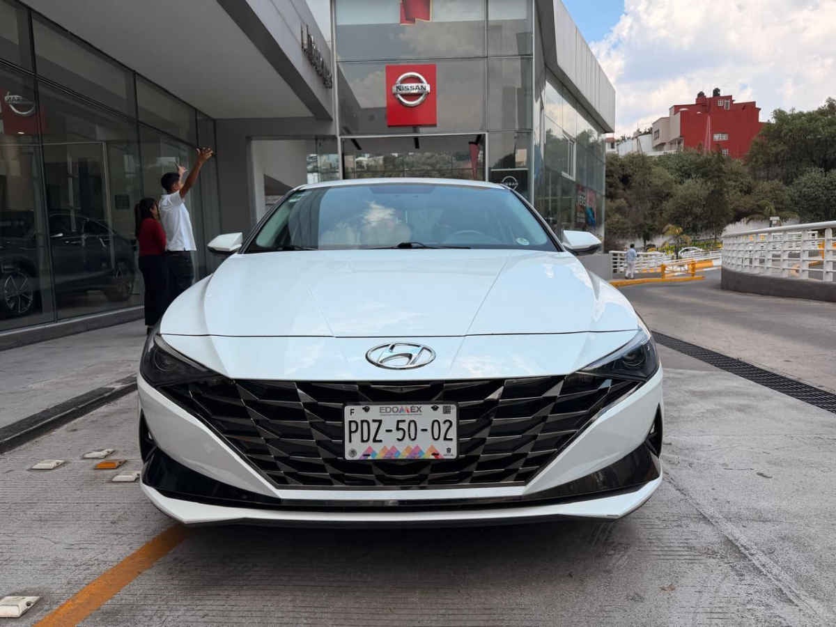 2023 Hyundai Elantra 4p GLS Premium L4/2.0 Aut