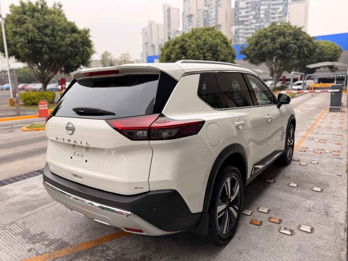 2024 Nissan X-Trail 5p Platinum Plus 2 Row L4/2.5 Aut
