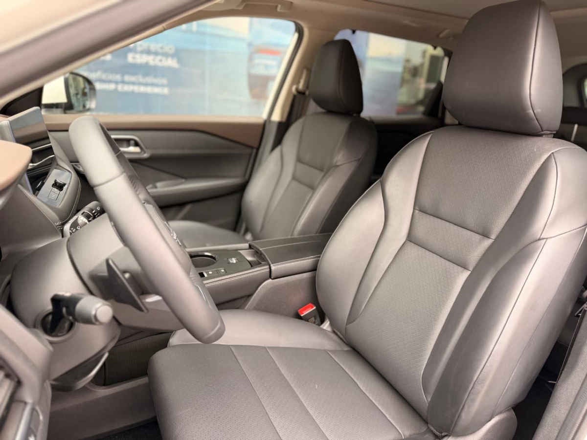 2024 Nissan X-Trail 5p Platinum Plus 2 Row L4/2.5 Aut