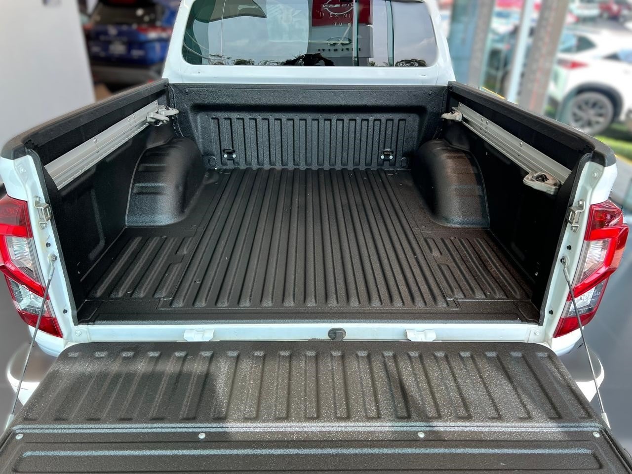 2022 Nissan FRONTIER 4 PTS PRO 4X L4 25L TA AAC PIEL RA-18 4X4