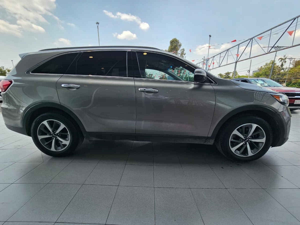 2019 Kia SORENTO 5 PTS EX V6 TA AAC PIEL 7 PAS RA-18